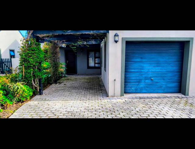 2 BEDROOM HOUSE FOR SALE IN BLUE MOUNTAIN VILLAGE